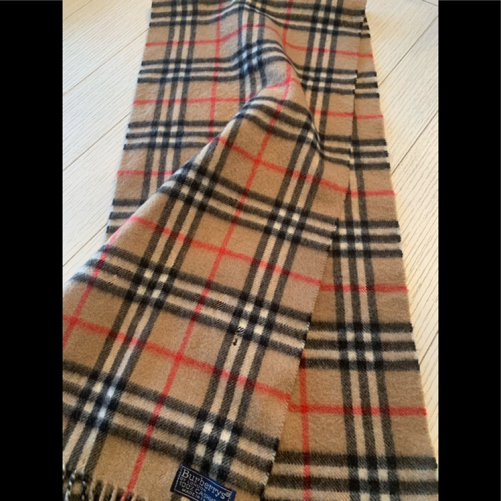 Intake Burberry scarf